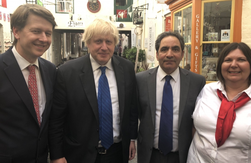 Robin Walker and Boris Johnson with staff of Elgar's Restaurant